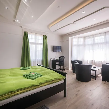 Max Aviation & 3* Bern