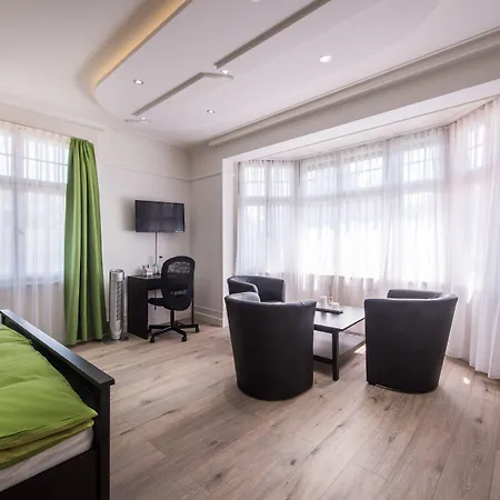 Max Aviation & Han/Misafirhane 3*