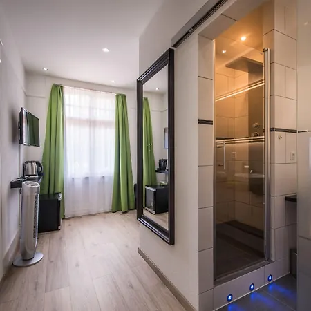 Max Aviation & Han/Misafirhane Bern