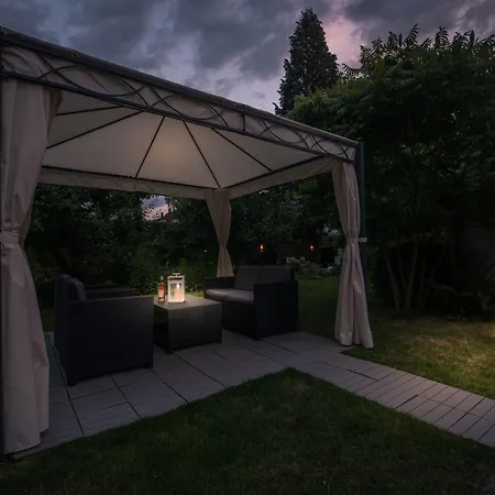 宾馆 麦克斯航空别墅&公寓旅馆 3*