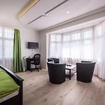 麦克斯航空别墅&公寓旅馆 宾馆 3*