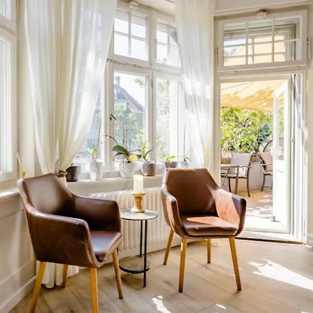 Max Aviation & 3* Bern