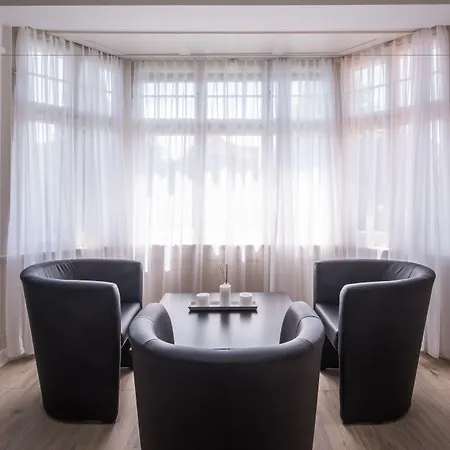 Max Aviation & 3* Berno